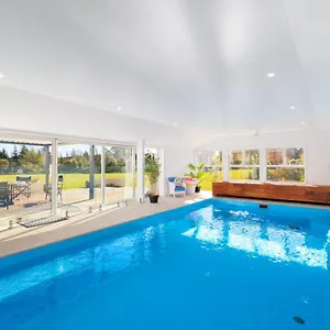 Holiday home The Meadows, Christchurch