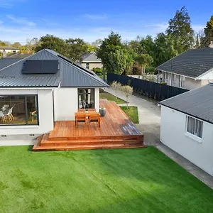 Holiday home Private, Family-friendly Home, 4br By Airport & Free Parking, Christchurch