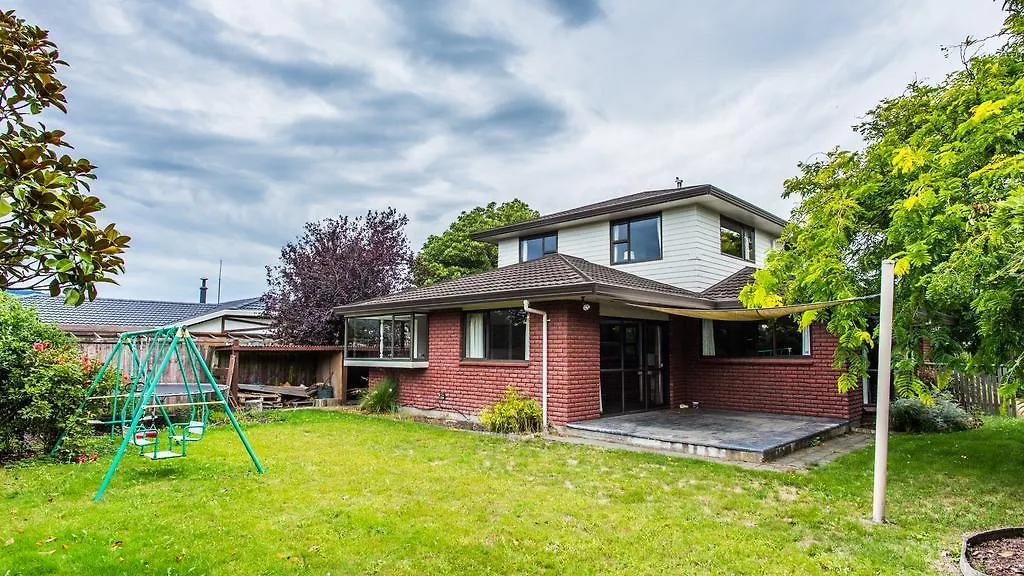 Lovely Family Home Christchurch Holiday home
